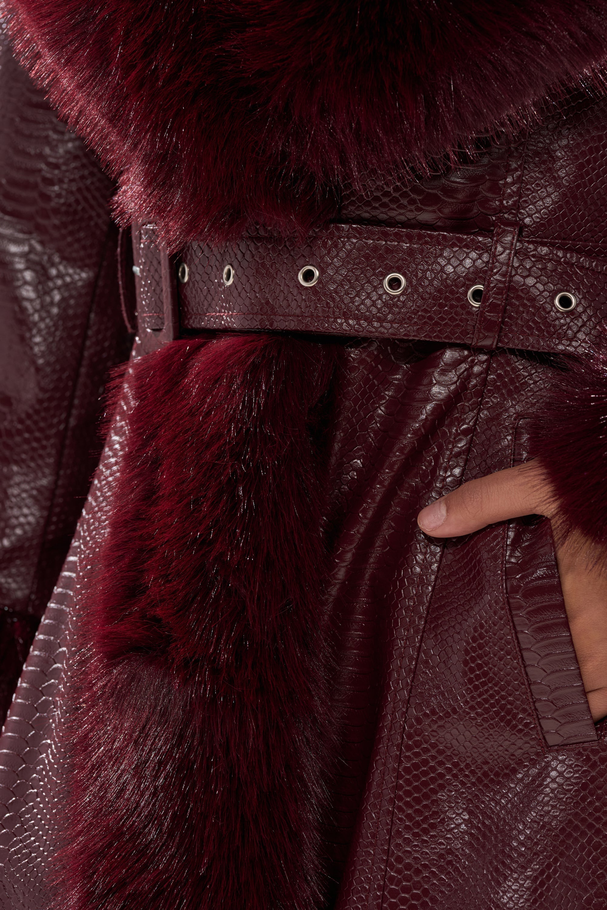 VIVIAN FUR TRIM TRENCH IN BURGUNDY
