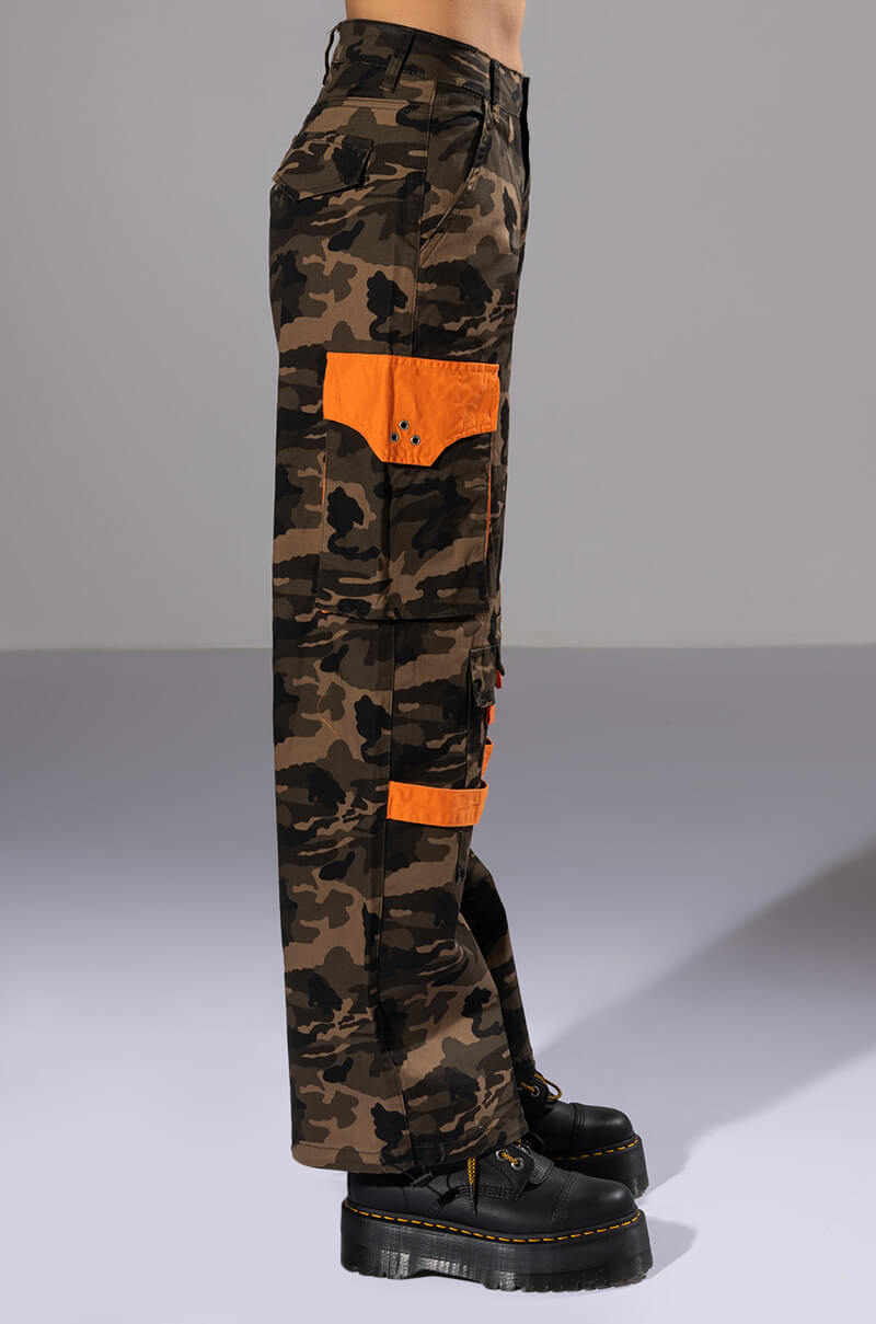 BANK ON ME RELAXED CARGO JEANS