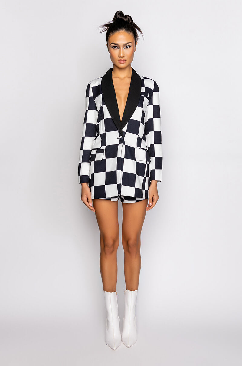 CHECKMATE FITTED MID RISE SHORTS