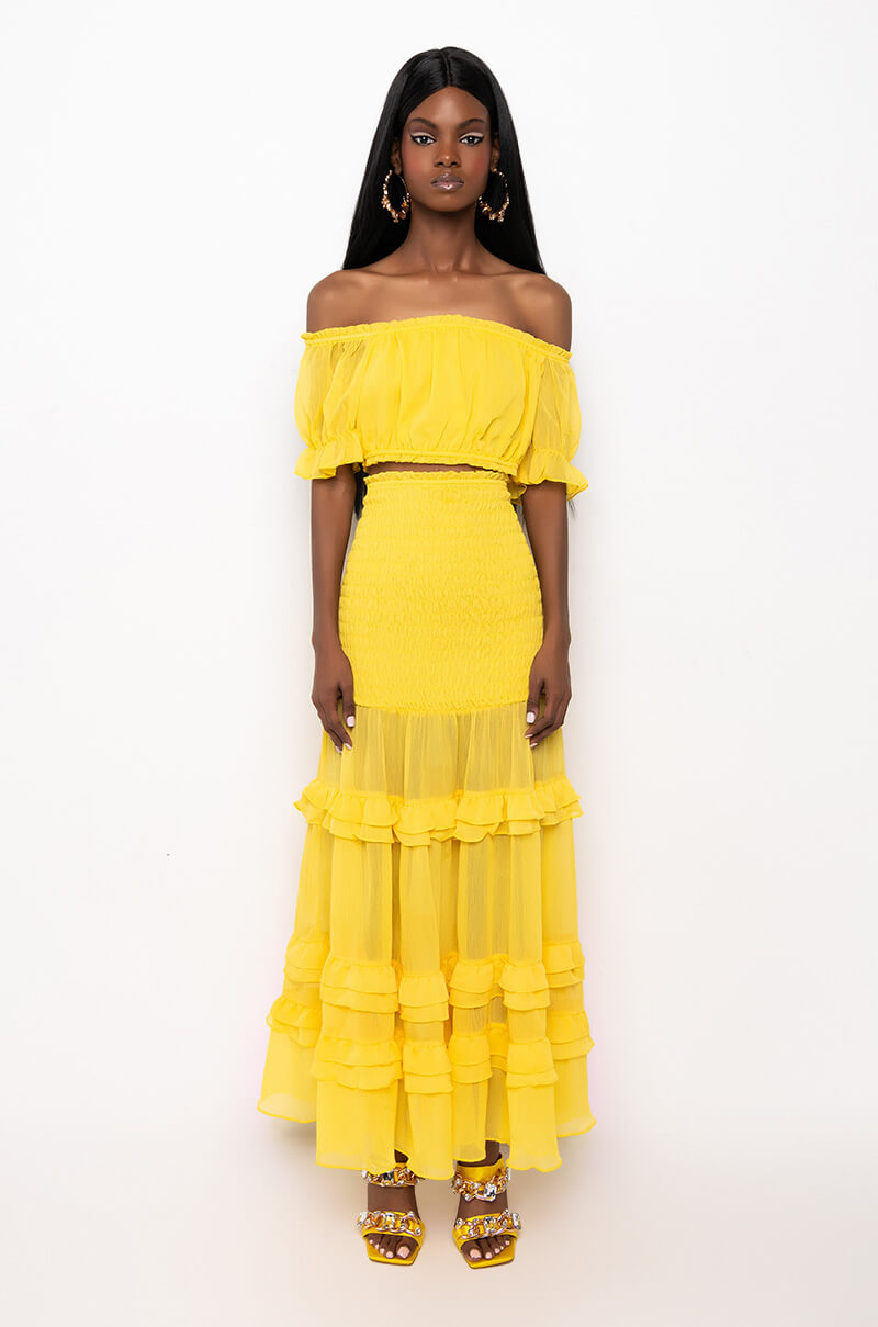 DELILAH OFF THE SHOULDER CROP TOP