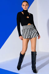 HOLIDAY PULL ON STRIPE SHORT